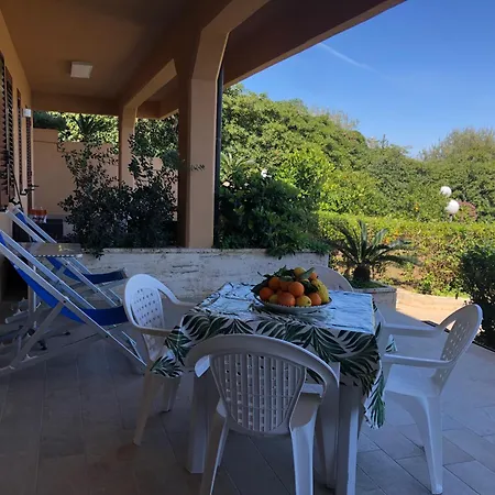 Brezza Di Levante Appartement *
